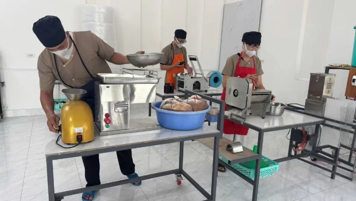 2B Foods Là Ai? Hành Trình Từ Làng Ta Food Đến Thương Hiệu Mới