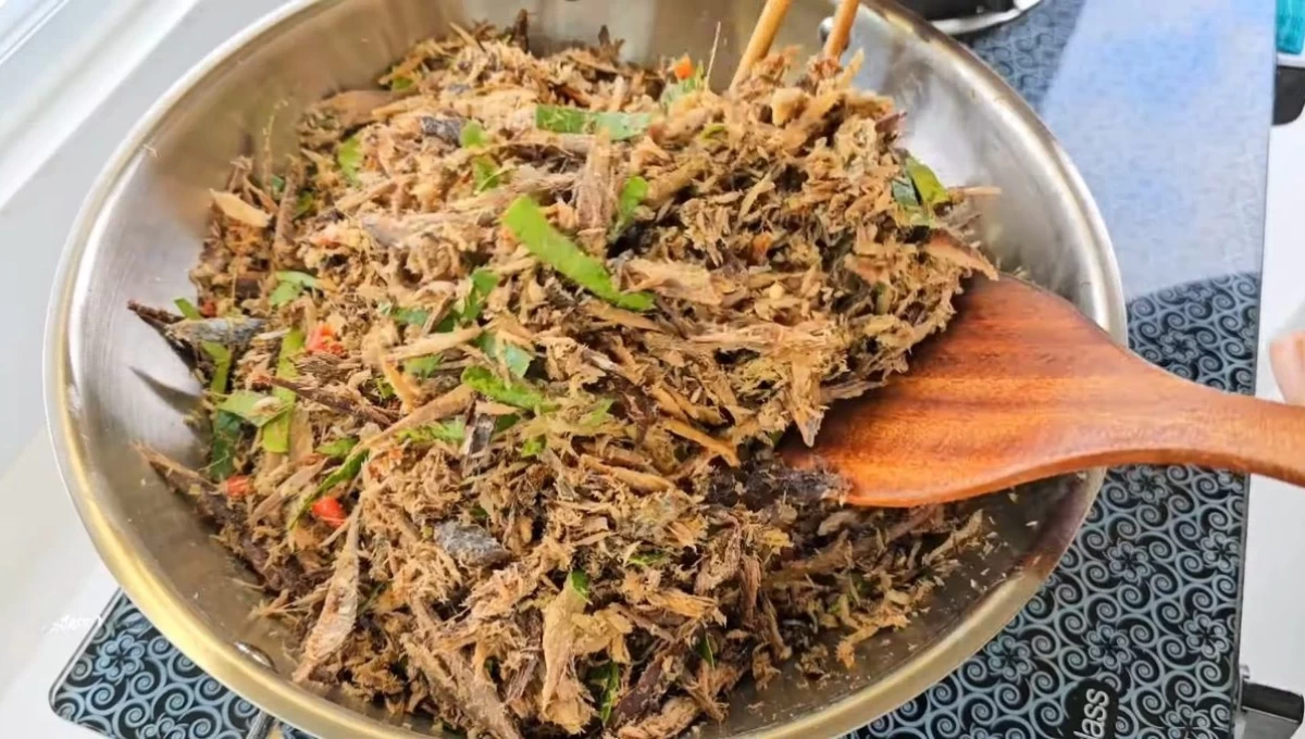 Bún Cá Nục Giã Tỏi Ớt – Bữa Sáng Cay Cay Đậm Vị