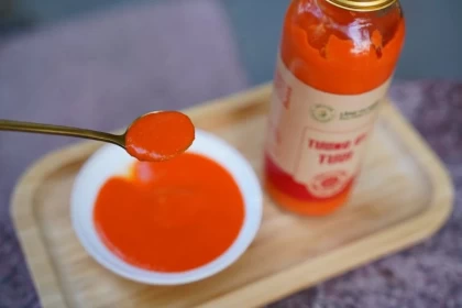 Vì Sao Tương Ớt Tươi Không Chất Bảo Quản Khó Làm Hơn Tương Ớt Thường?