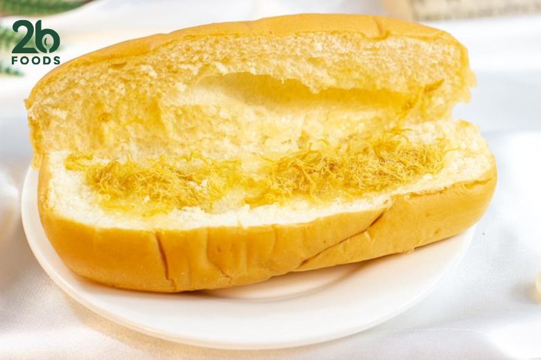 Bánh mì chà bông cá lóc kẹp bơ tỏi