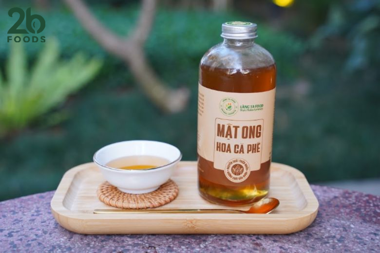cach-dung-mat-ong-hoa-ca-phe-pha-nuoc-chanh-moi-sang-4.jpg
