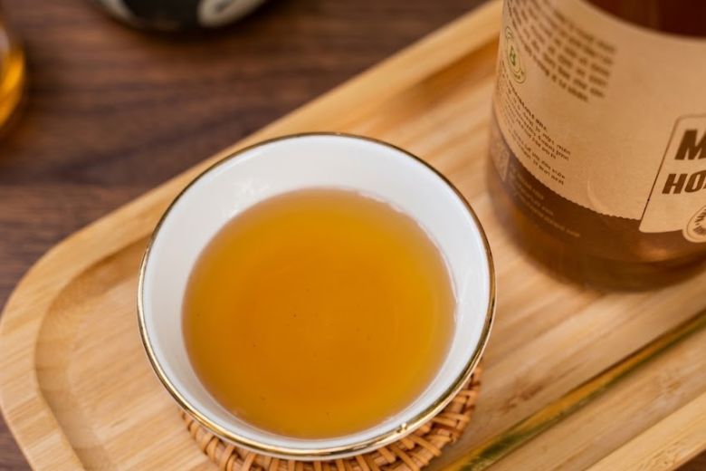 so sánh mật ong nguyên chất và mật ong pha đường
