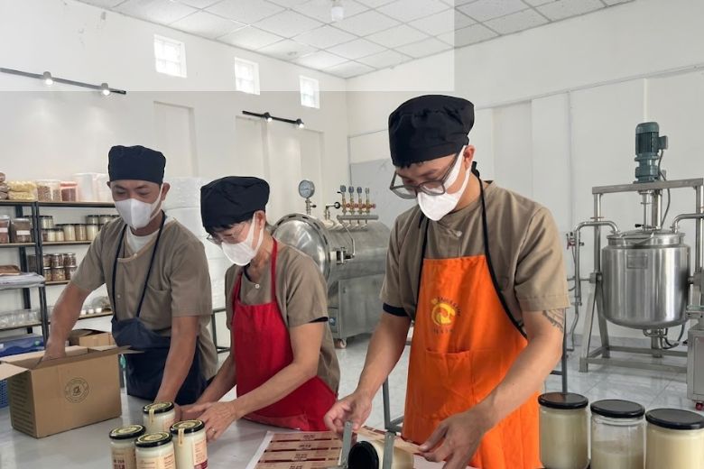 tiêu chuẩn làm việc tại nhà máy 2b foods
